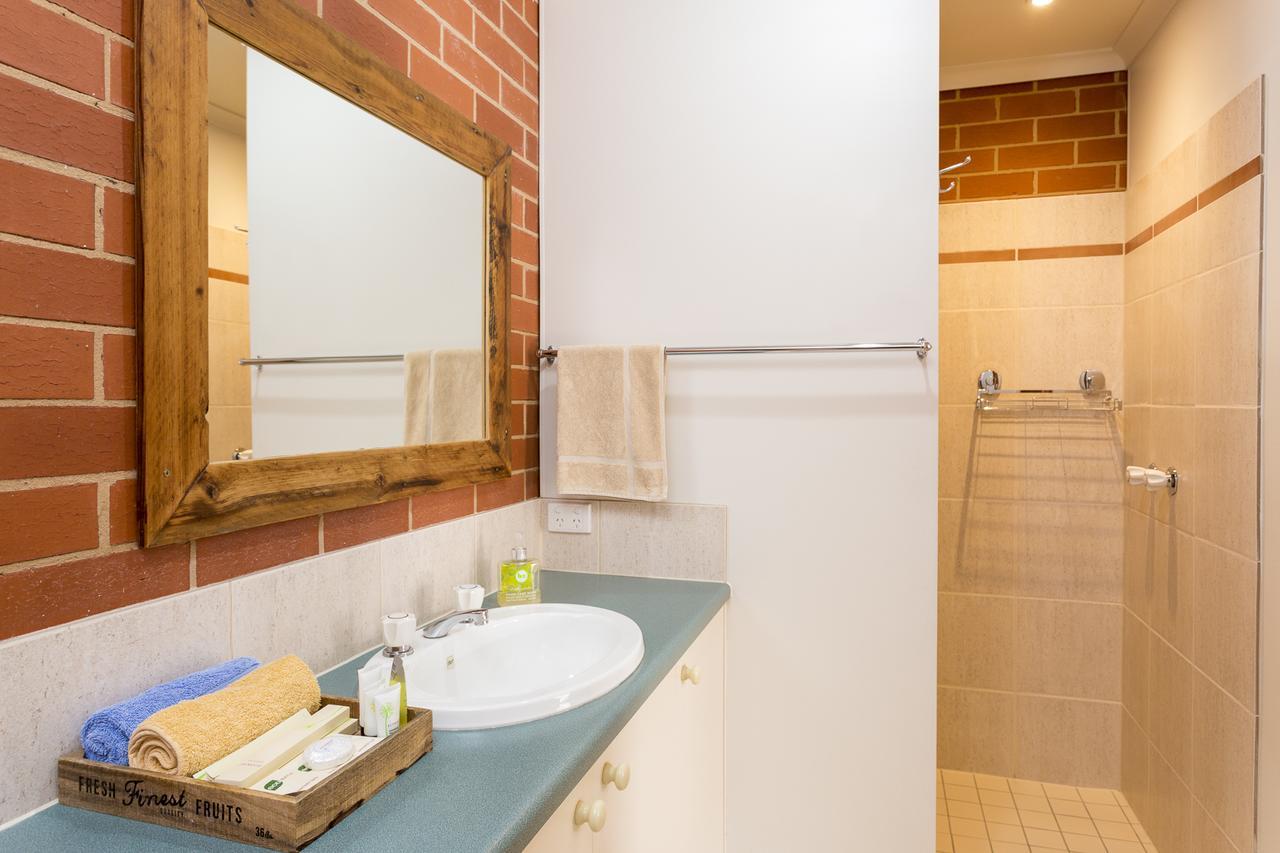 Yackandandah Central Экстерьер фото