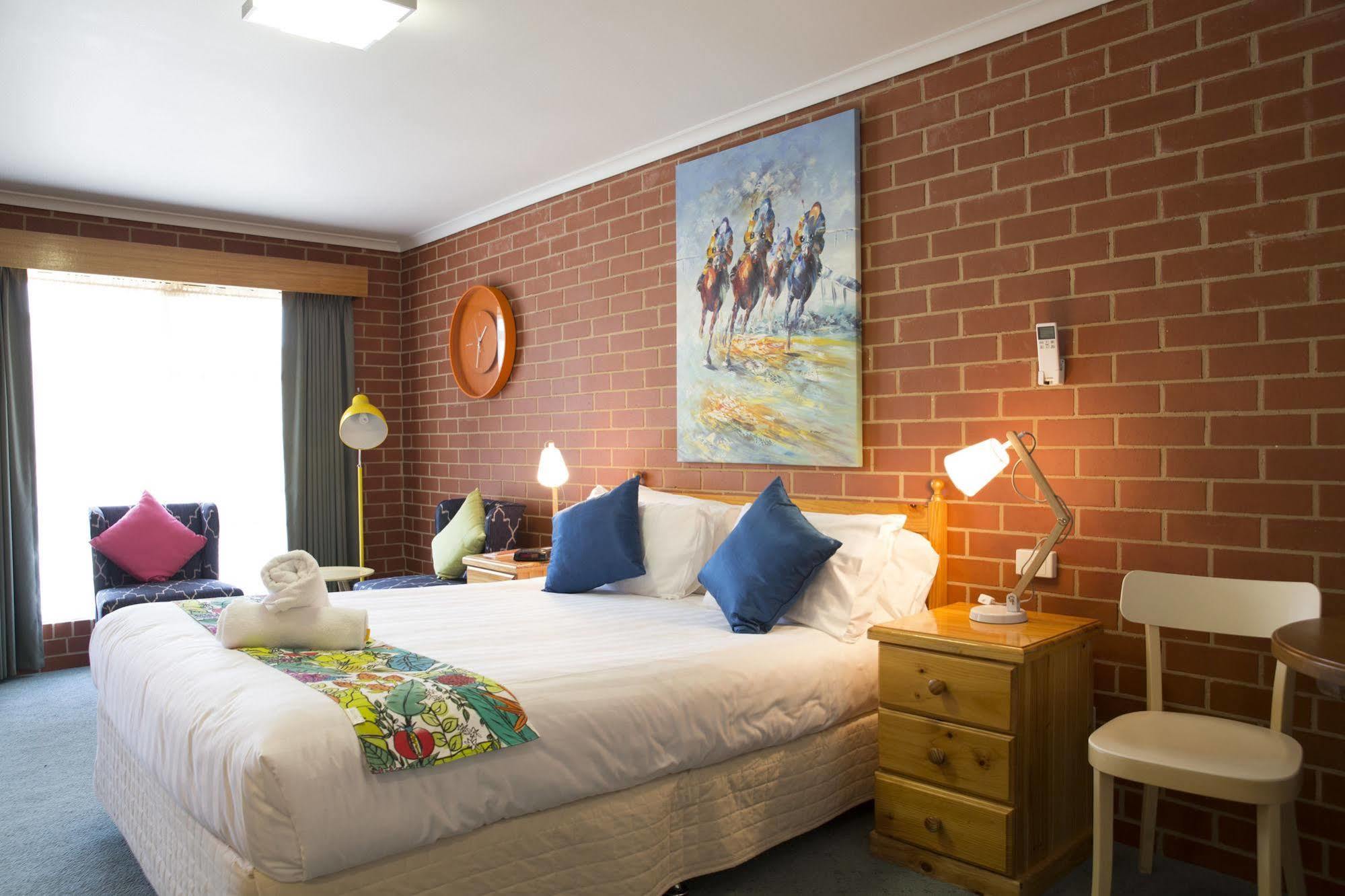 Yackandandah Central Экстерьер фото