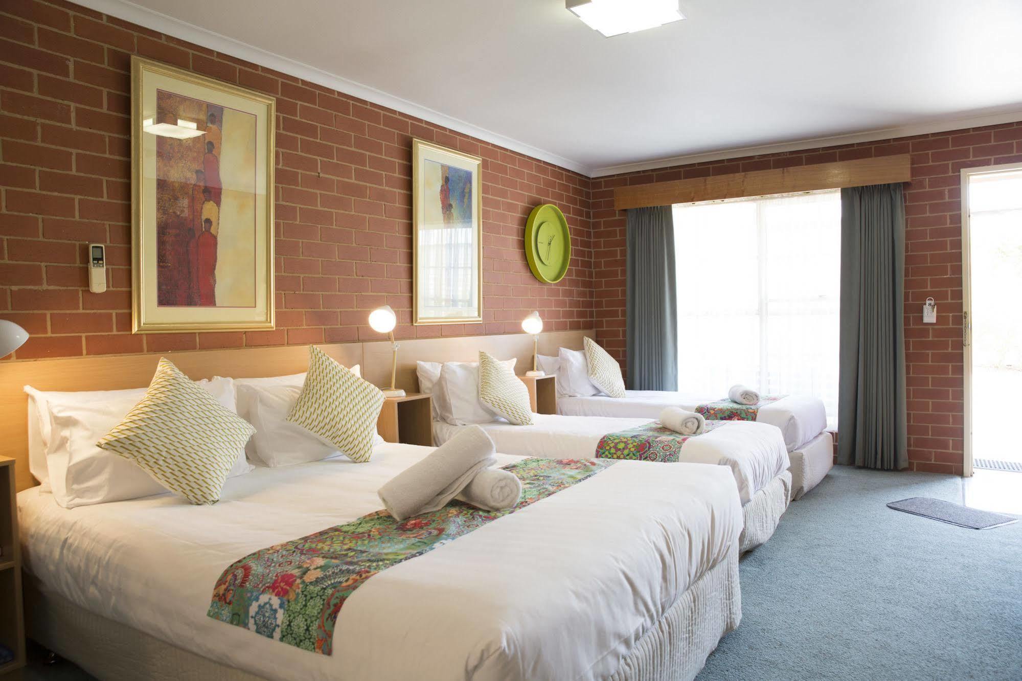Yackandandah Central Экстерьер фото